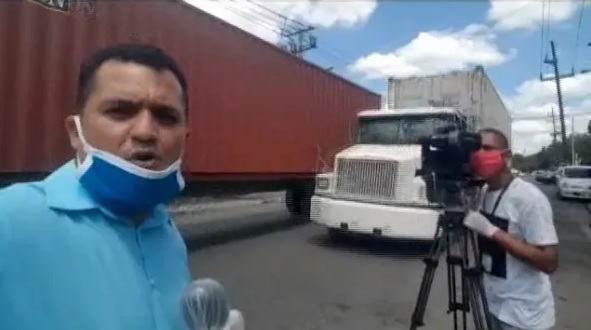 Patana casi mata periodista en la calle Josefa Brea