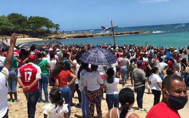 Al menos 31 positivos de Covid-19 en Puerto Plata tras la caravana del peregrino