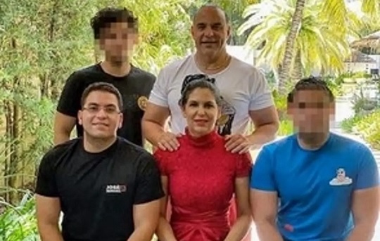 Miky Lópezfamiliaprsaak