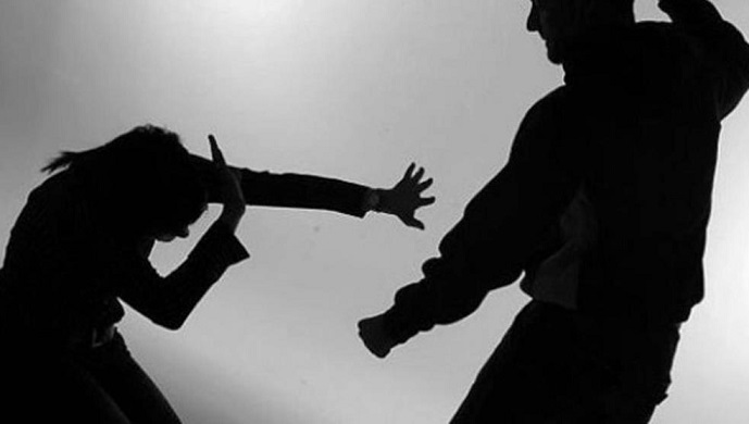 Hombre propina golpiza a su mujer en San Francisco de Macorís