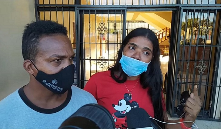 Le quitaron sus pertenencias y la violaron frente a su esposo en Hato Mayor