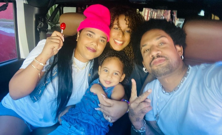 Vakeró comparte foto con Martha Heredia y su pareja actual 'respeto siempre para ti y tu familia'