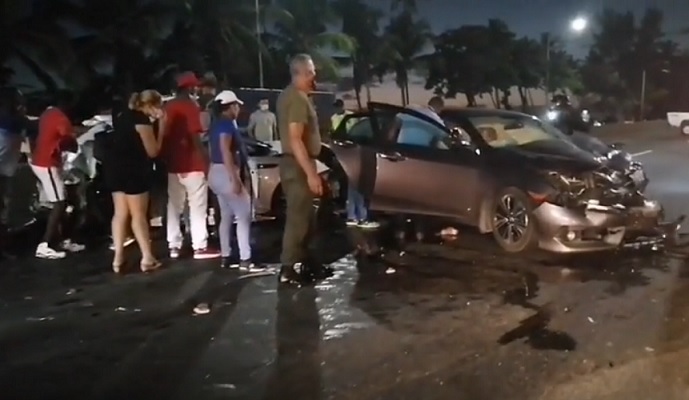 Joven desarma a un agente de la PN en un enfrentamiento