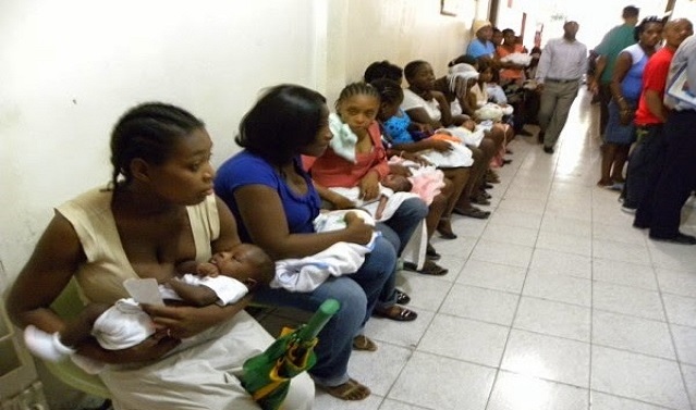 Las haitianas ya superan a las dominicanas en las maternidades de la frontera