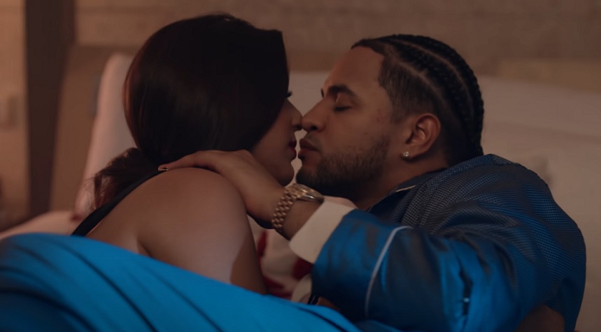 Así es “Solos”, videoclip de Mozart La Para con Dalisa Alegría como modelo