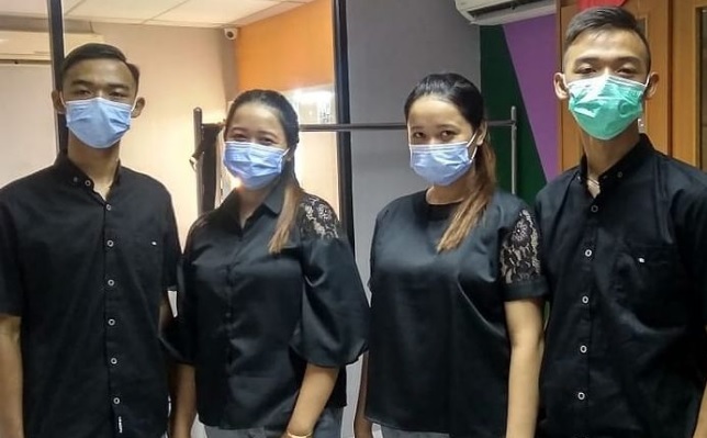 Hermanos gemelos se casan con dos gemelas y ahora los cuatro comparten la misma casa