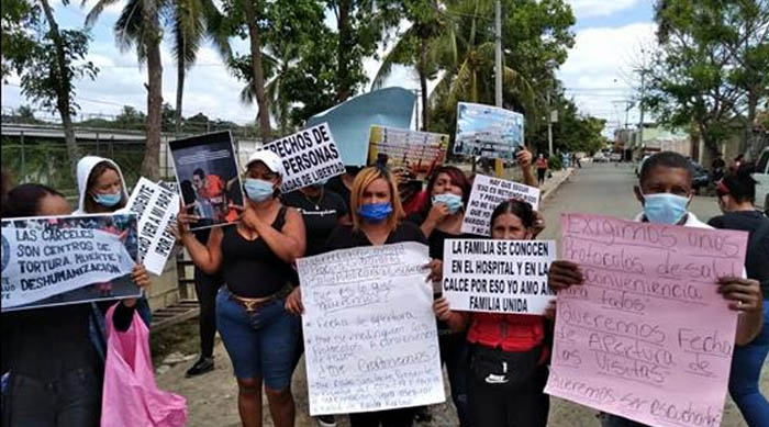 Familiares de presos de La Victoria protestaron por los protocolos de visitas