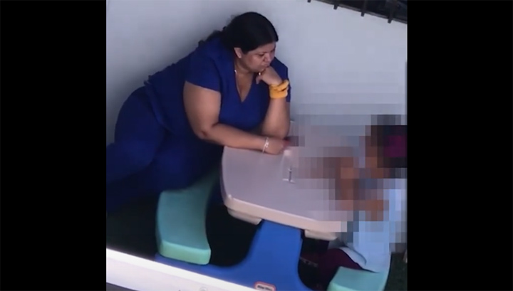 Cuidadora de un prescolar maltrata a dos niñas en Santo Domingo