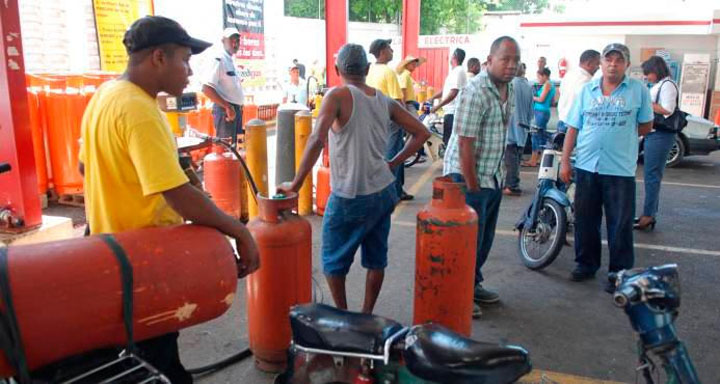 Baja precio del GLP y las gasolinas se quedan congeladas