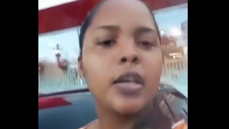 Mujer denuncia robaron su carro en un supermercado de la capital