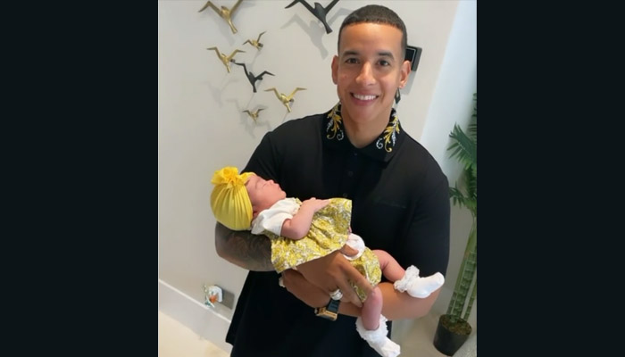 Daddy Yankee visita a su “sobrina” Isabelle, la hija de Natti Natasha y Raphy Pina