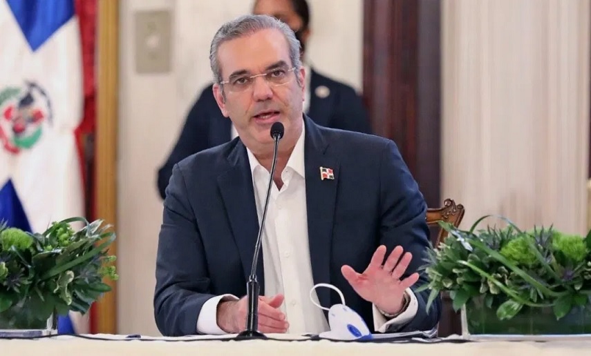 Abinader decreta plan de austeridad; reduce gastos de viajes, compra de vehículos de lujo, donaciones y obsequios