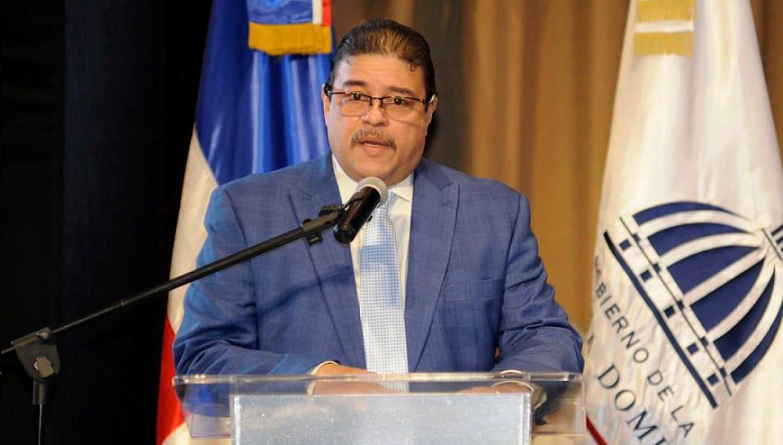 Francisco Camacho ministro de Deportes