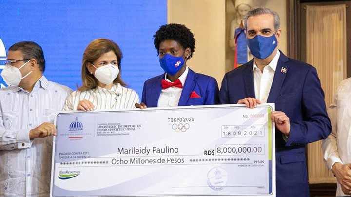 Gobierno entrega dinero a medallistas Juegos Olímpicos Tokio 2020