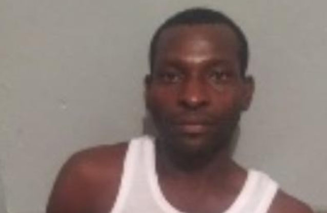 Policía evita grupo lincharan a un haitiano que hirió un dominicano