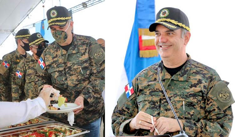 Presidente Abinader se viste de militar y almuerza con guardias en la frontera