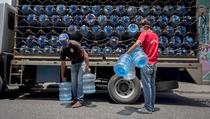 Aumentan RD$5 y RD$10 al precio del botellón de agua