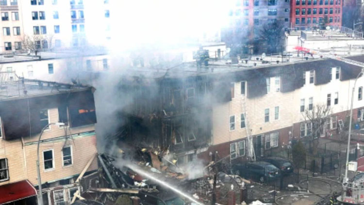 Colapsa edificio en El Bronx: varios heridos tras explosión de gas