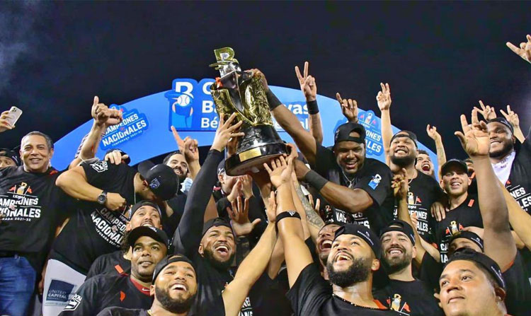 Gigantes del Cibao se proclaman campeones del béisbol invernal
