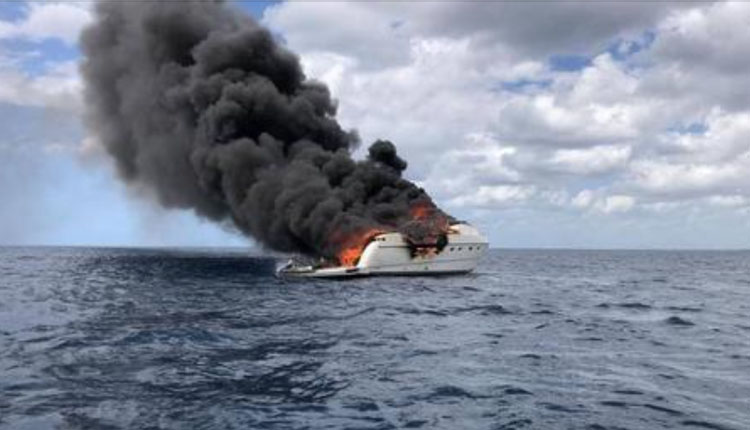 Rescatan 12 personas de embarcación que se incendió entre Boca de Chavón y Bayahibe