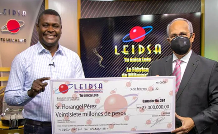 Empleado bancario se gana 27 millones en Loto de Leidsa