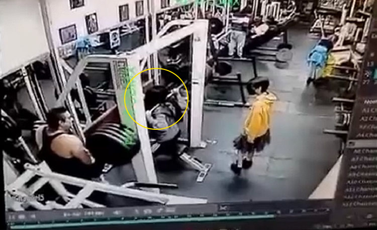 Muere mujer en gimnasio tras caerle pesa de 180 kilos