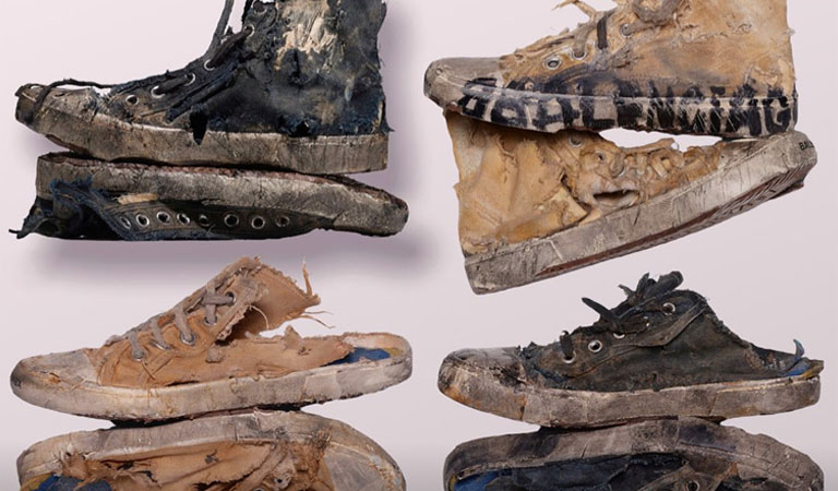Balenciaga presenta línea de tenis gastados y sucios 'Paris sneaker'