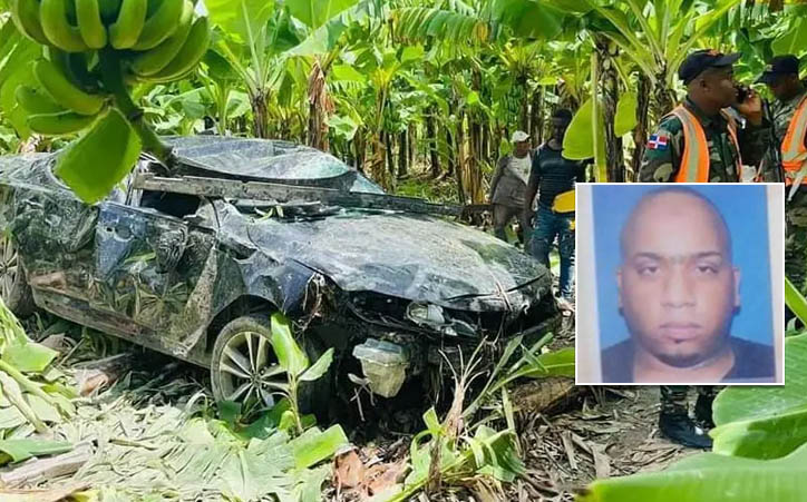 Parqueador de Hotel en Azua choca vehículo de locutor