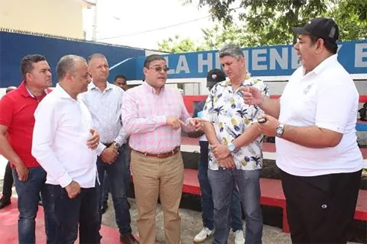 Ministerio de Deportes anuncia la construcción de 7 importantes obras deportivas en Moca