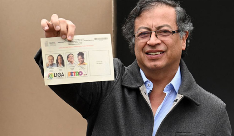 Gustavo Petro gana las elecciones en Colombia con más del 50% de votos