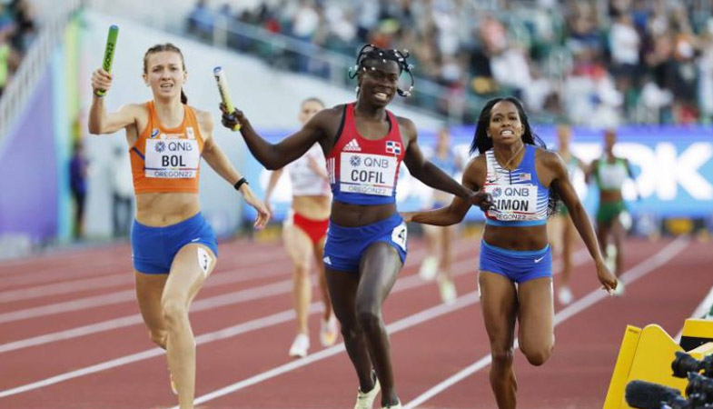 RD gana oro en mundial de atletismo en revelo mixto 4×400 en Oregon