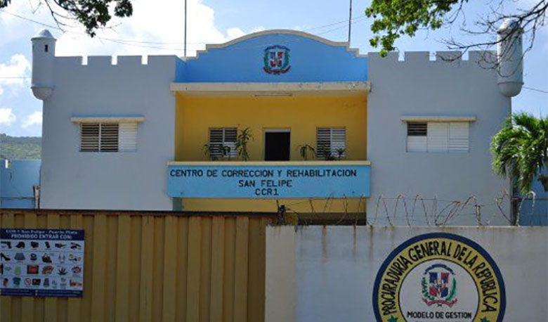 Cuatro presos heridos en confuso incidente en cárcel San Felipe de Puerto Plata
