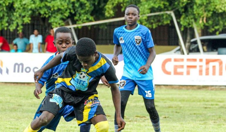 Distrito Nacional, Villa Tapia, La Vega y San Isidro clasifican primero en torneo de Fútbol Padre Vicente