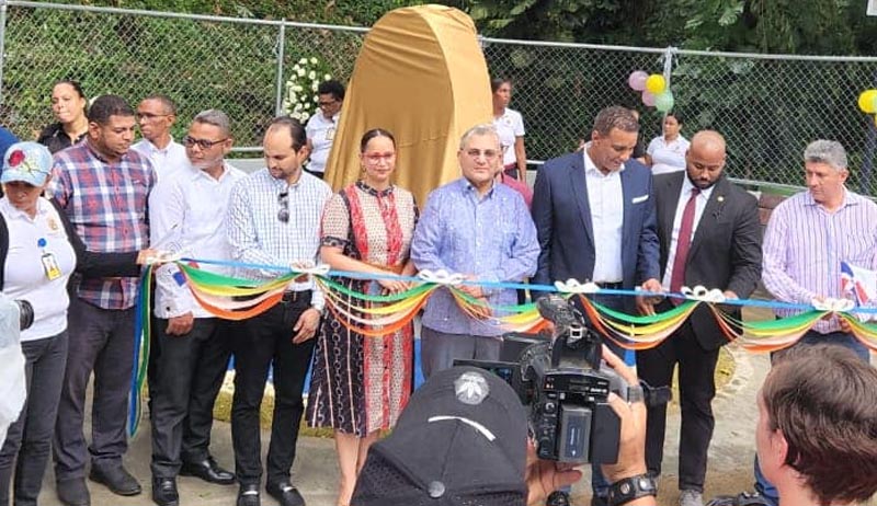 Autoridades inauguran el primer monumento de la Paz en Moca