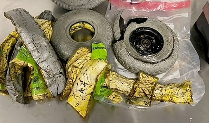 Arrestan dominicana en el aeropuerto JFK con cocaína en su silla de ruedas
