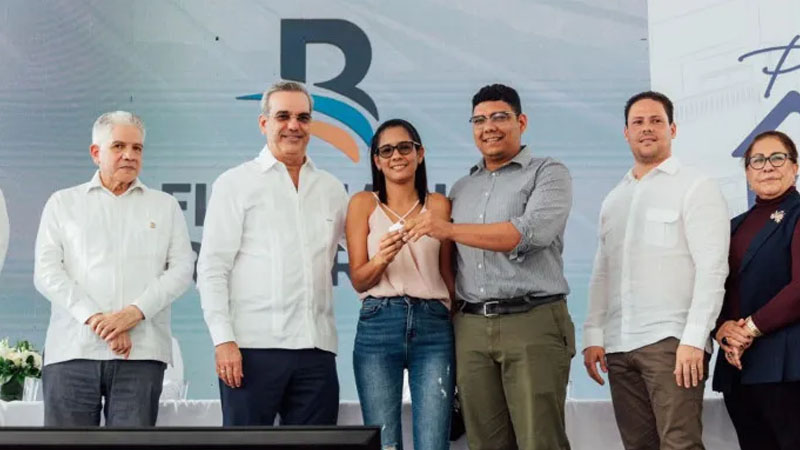 Abinader y Ministro Bonilla entregan 40 nuevos apartamentos en “Mi Vivienda La Barranquita Santiago”