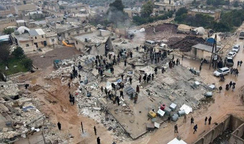 Más de 1,500 muertos por terremoto: al menos 912 en Turquía y 592 en Siria