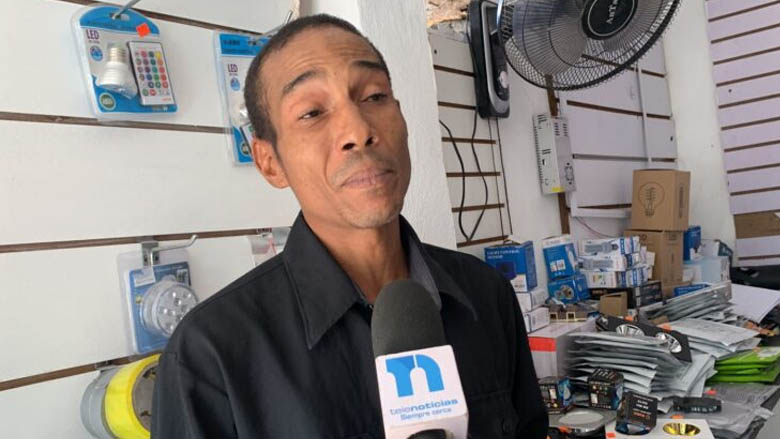 Dominicano afirma que fue deportado de Estados Unidos injustamente