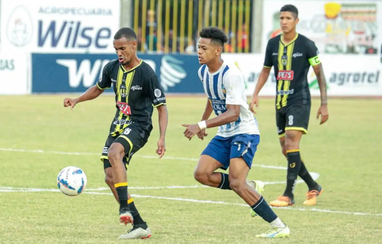 Moca FC derrotó 2-0