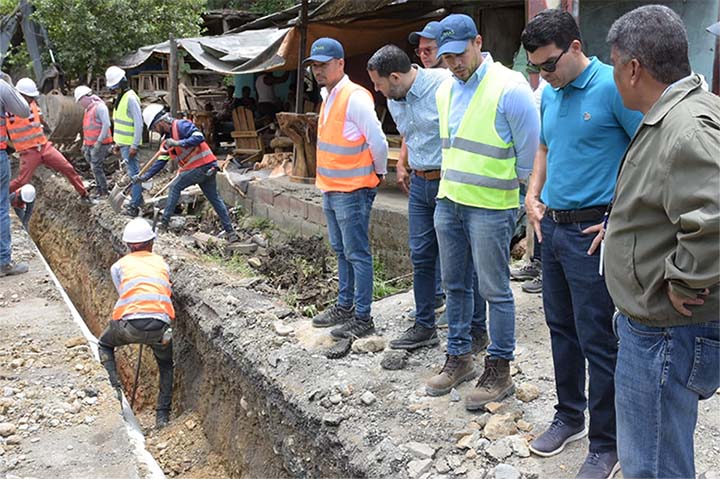 Wellington Arnaud supervisa obras en la provincia Monseñor Nouel
