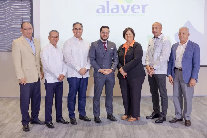 Alaver ofrece orientaciones sobre las perspectivas económicas para Cibao Central