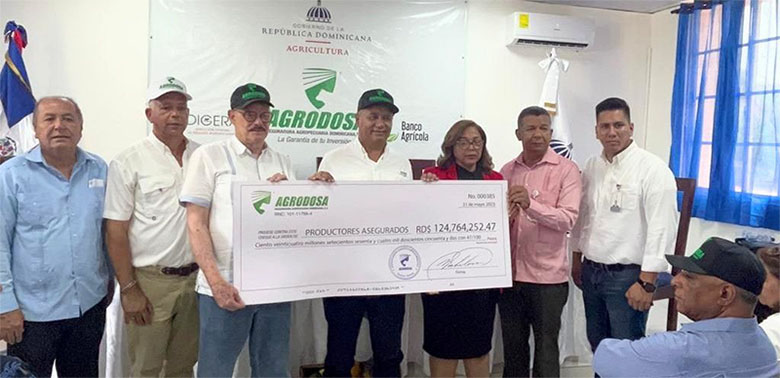 Gobierno entrega 124.7 millones de pesos a productores de Dajabón por daños a sus cultivos