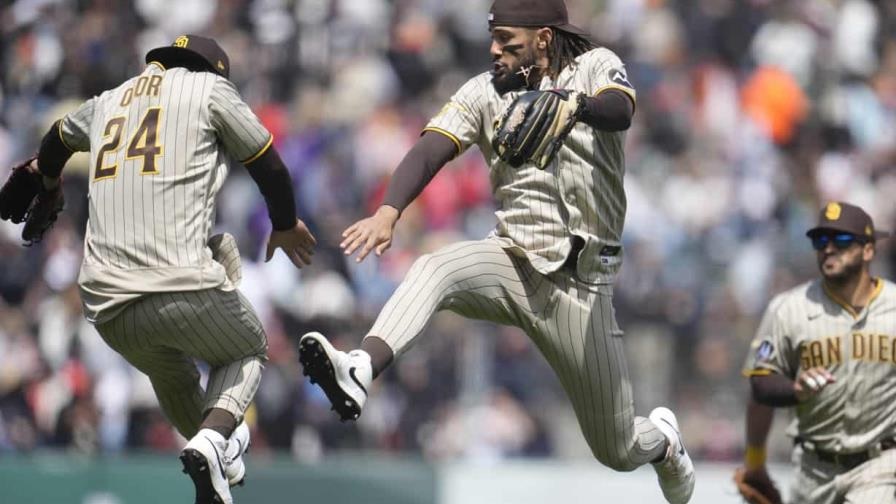 Machado y Sánchez suenan jonrones de 3 carreras, Padres frenan racha victoriosa de Gigantes