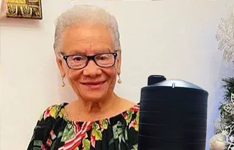 Hallan en tinaco cadáver de anciana de 80 años en Monte Plata