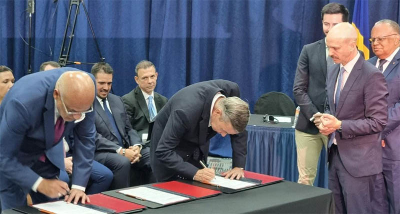 Gobierno y oposición firman acuerdos electorales en el diálogo