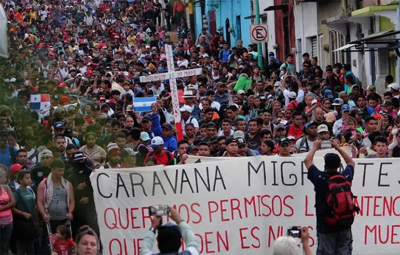 Haitianos engrosan caravana de 1200 migrantes de México