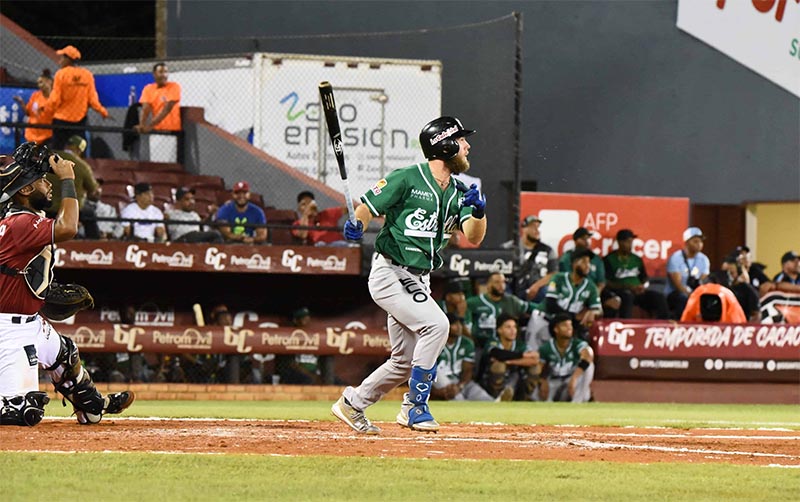 Las Estrellas aplastan a los Gigantes y trepan al segundo lugar