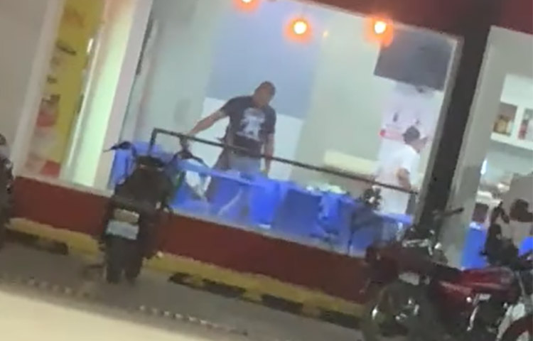 Hombre hiere a otro una estación de gasolina en Loma de Cabrera