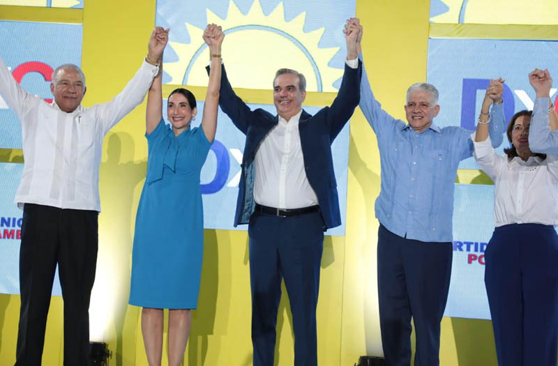 Partido Dominicanos por el Cambio proclama a Luis Abinader candidato presidencial 2024