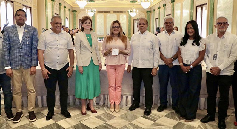 Gobierno inicia entrega de bonos navideños para juntas de vecinos
